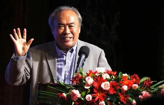 她在丈天面前被耍了三级