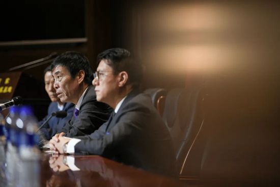 自拍网友自拍三级经典三级